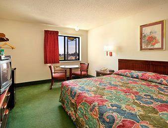 Super 8 By Wyndham Bowling Green חדר תמונה